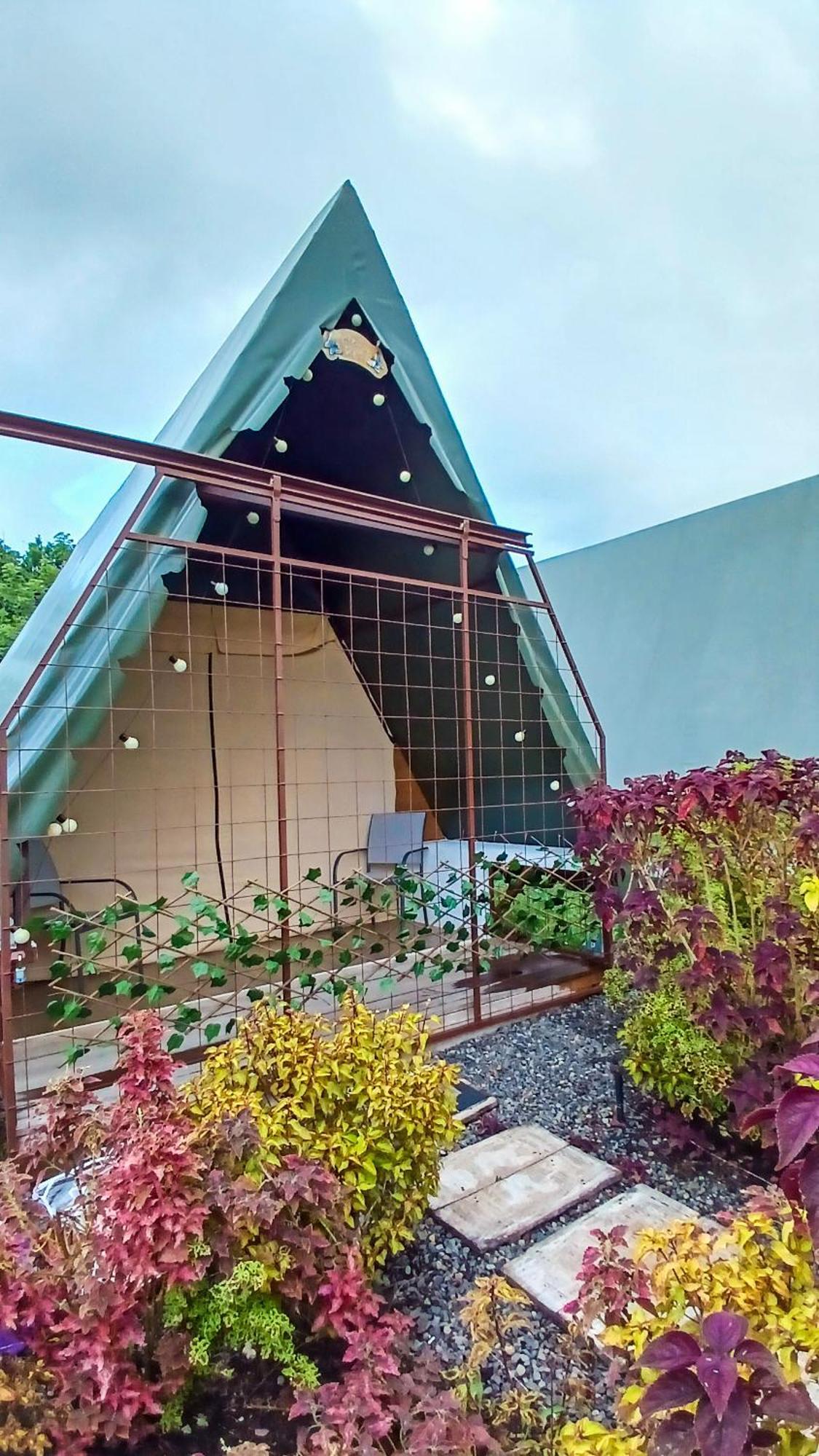 Flora Glamping De Abuela Lodge *