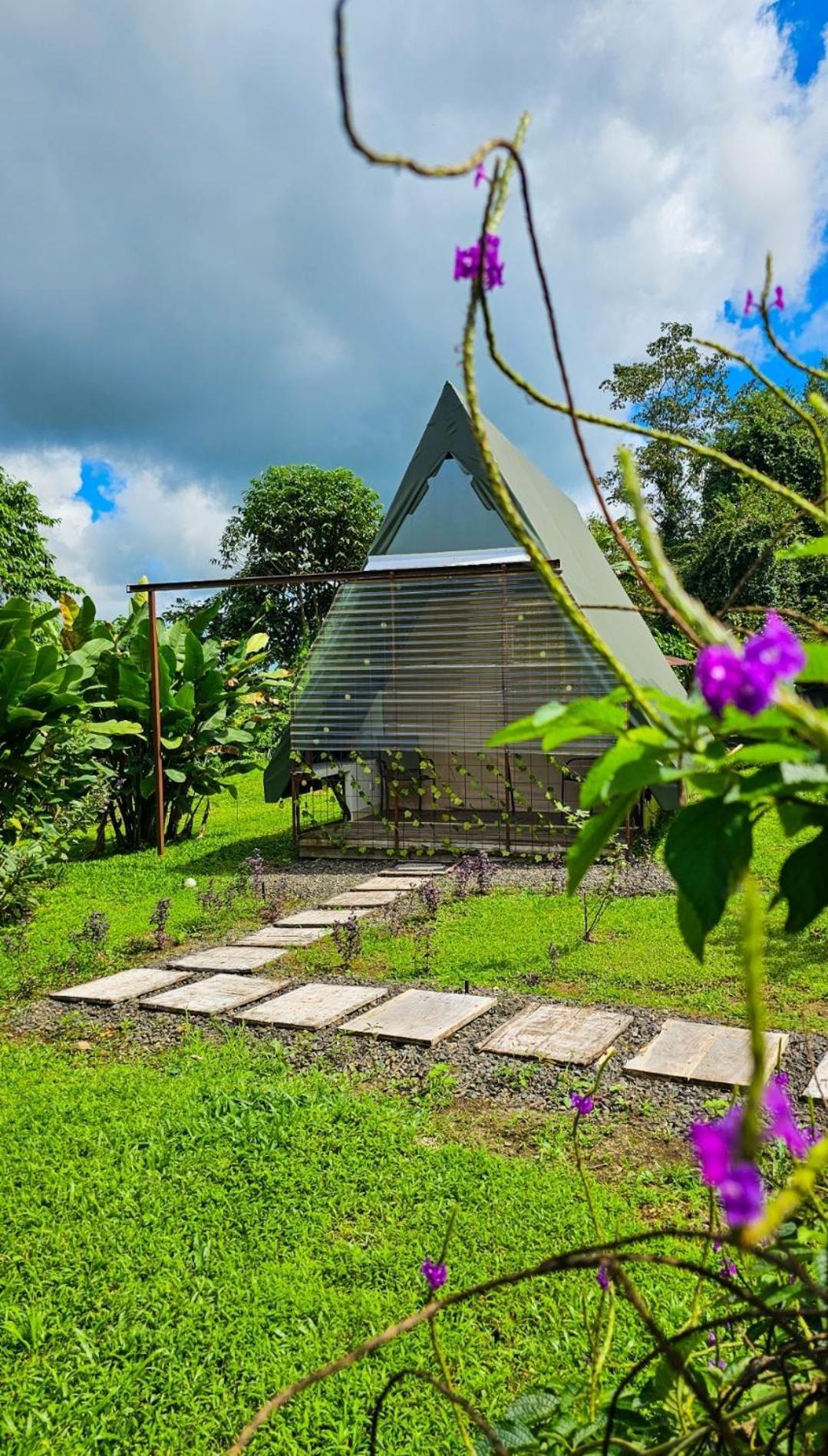 Flora Glamping De Abuela * La Fortuna